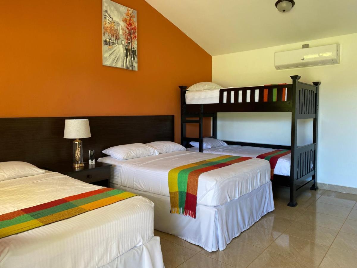Hotel Boutique Victoria Мойогальпа Экстерьер фото