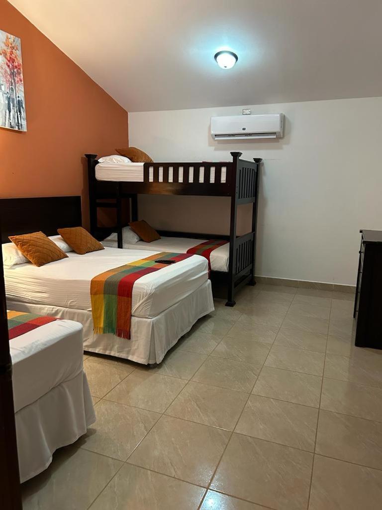 Hotel Boutique Victoria Мойогальпа Экстерьер фото